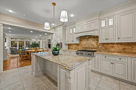 675 East Woodland Road Lake Forest IL 60045