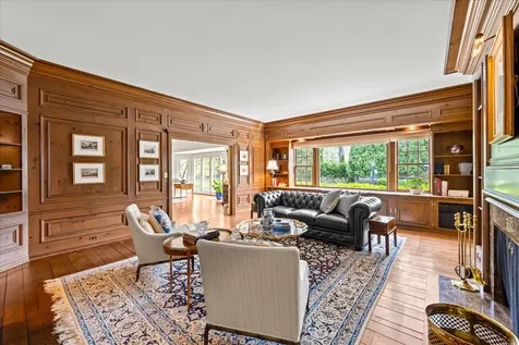 675 East Woodland Road Lake Forest IL 60045