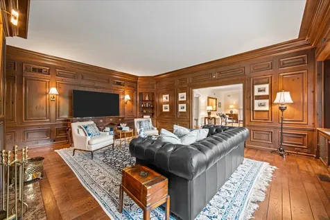 675 East Woodland Road Lake Forest IL 60045