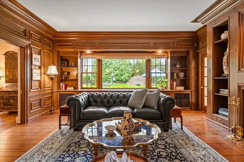675 East Woodland Road Lake Forest IL 60045