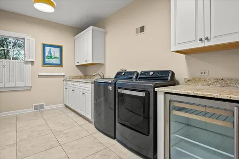 675 East Woodland Road Lake Forest IL 60045