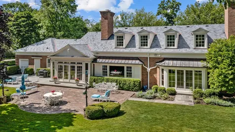 675 East Woodland Road Lake Forest IL 60045