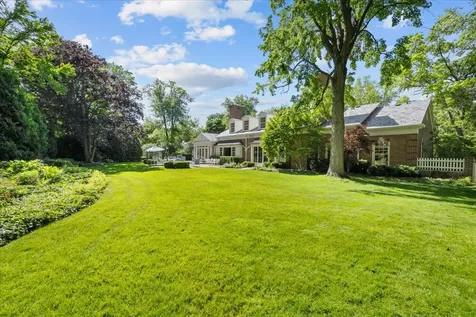 675 East Woodland Road Lake Forest IL 60045