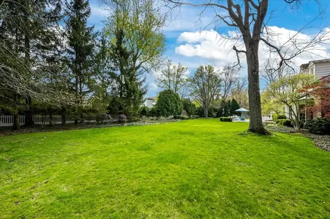 675 East Woodland Road Lake Forest IL 60045