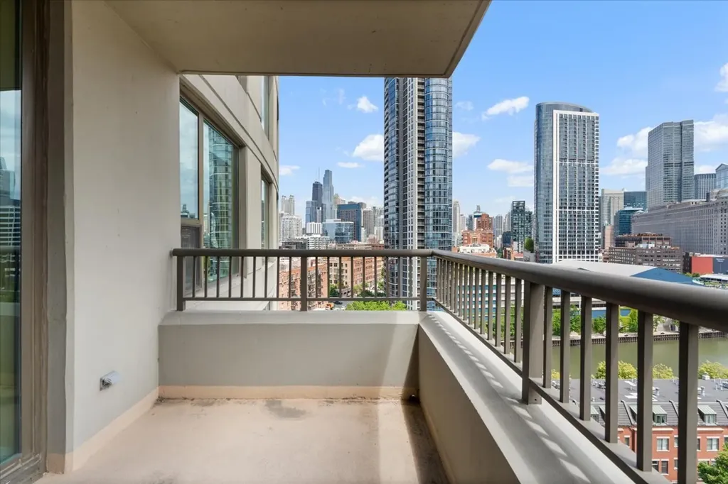 501 North Clinton Street Chicago IL 60654