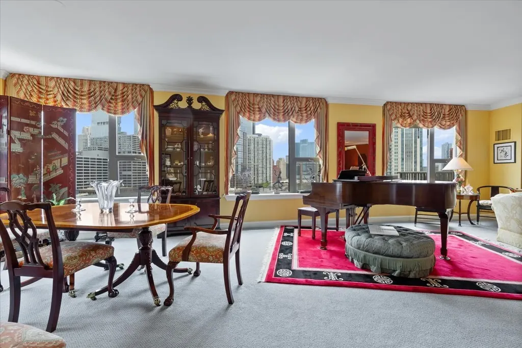 501 North Clinton Street Chicago IL 60654