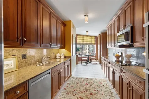 501 North Clinton Street Chicago IL 60654