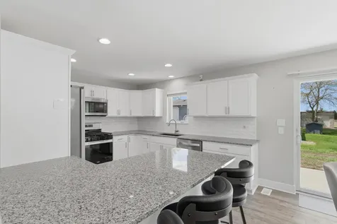 1220 Dixie Highway Beecher IL 60401