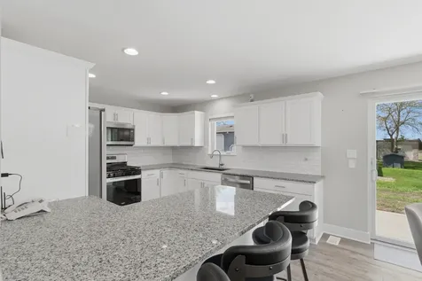1220 Dixie Highway Beecher IL 60401