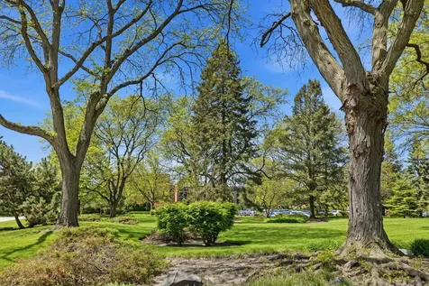 1615 East Central Road Arlington Heights IL 60005