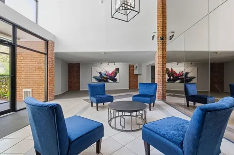 1615 East Central Road Arlington Heights IL 60005