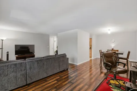 1615 East Central Road Arlington Heights IL 60005