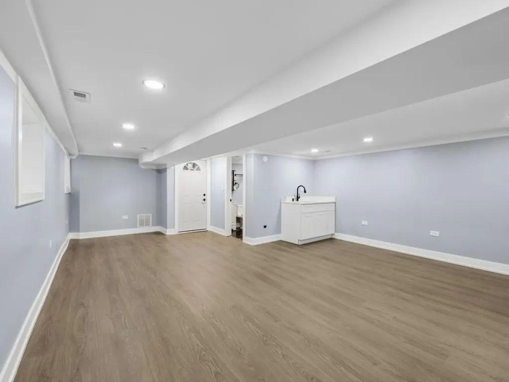 4521 South Mozart Street Chicago IL 60632