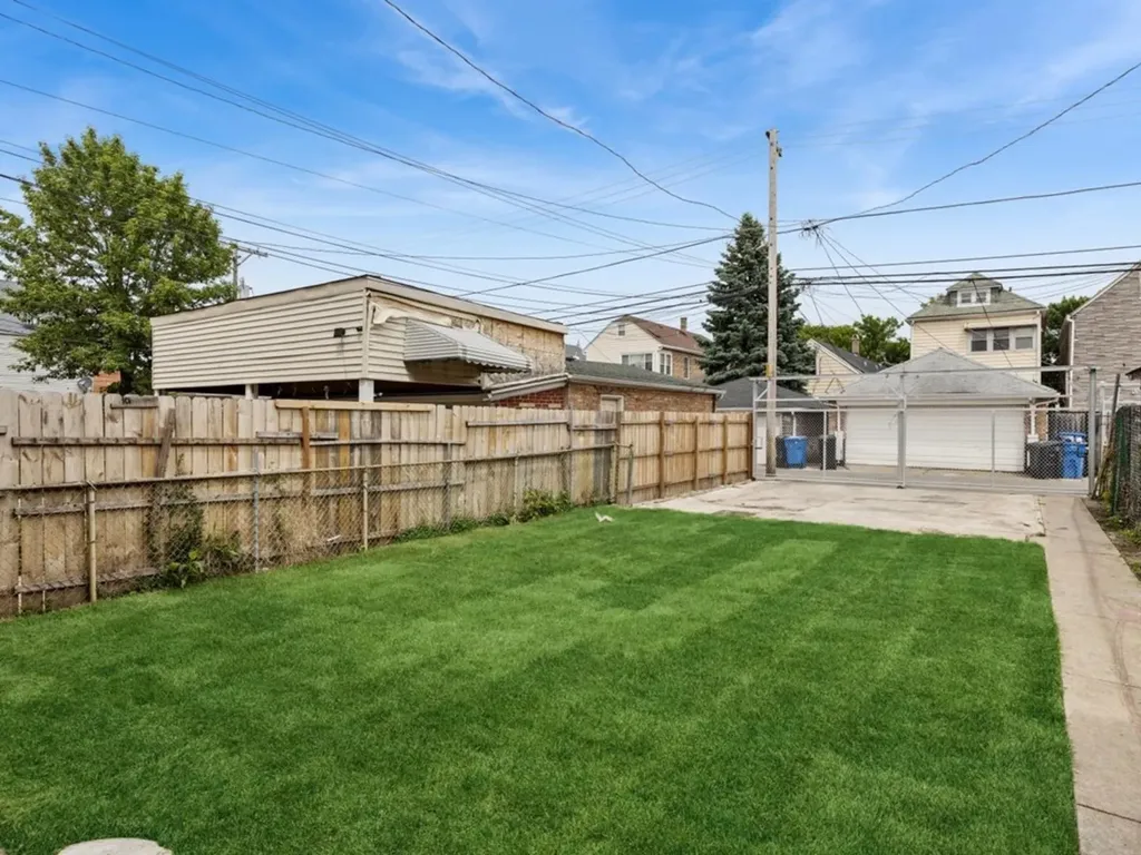 4521 South Mozart Street Chicago IL 60632