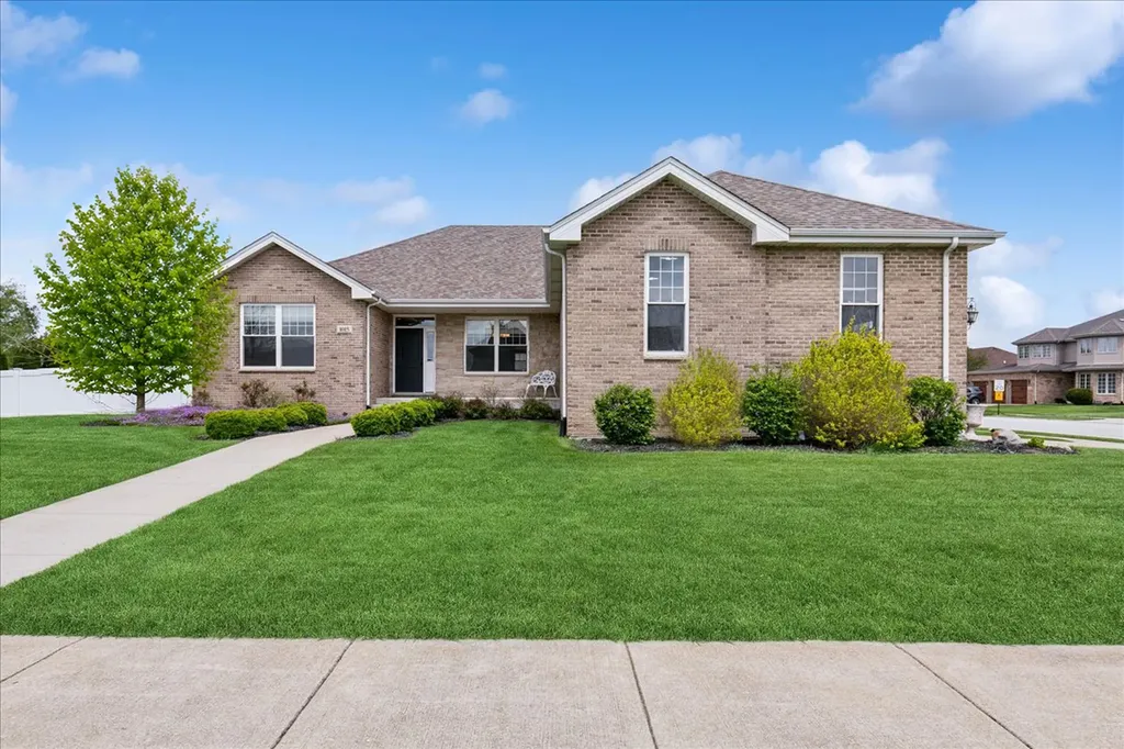 1015 Meadow Path Manteno IL 60950
