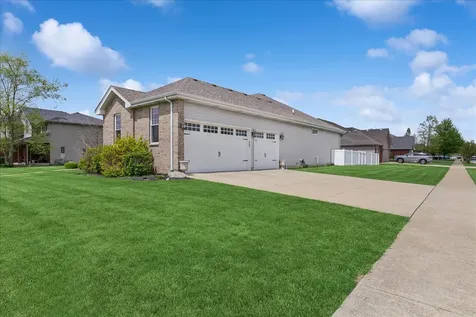 1015 Meadow Path Manteno IL 60950