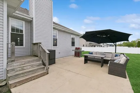 1015 Meadow Path Manteno IL 60950