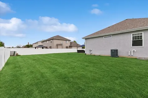 1015 Meadow Path Manteno IL 60950