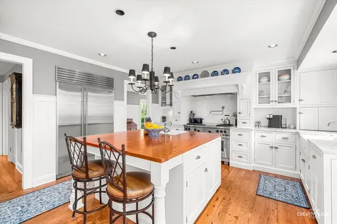 5N890 Surrey Road Wayne IL 60184