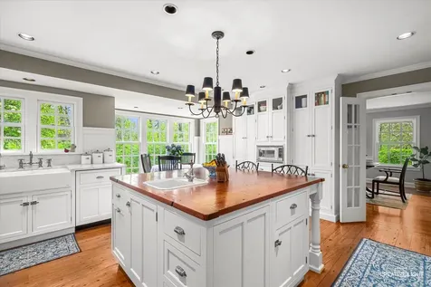 5N890 Surrey Road Wayne IL 60184