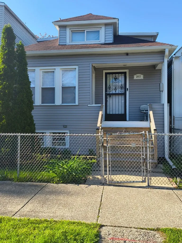 2053 West 70th Street Chicago IL 60636