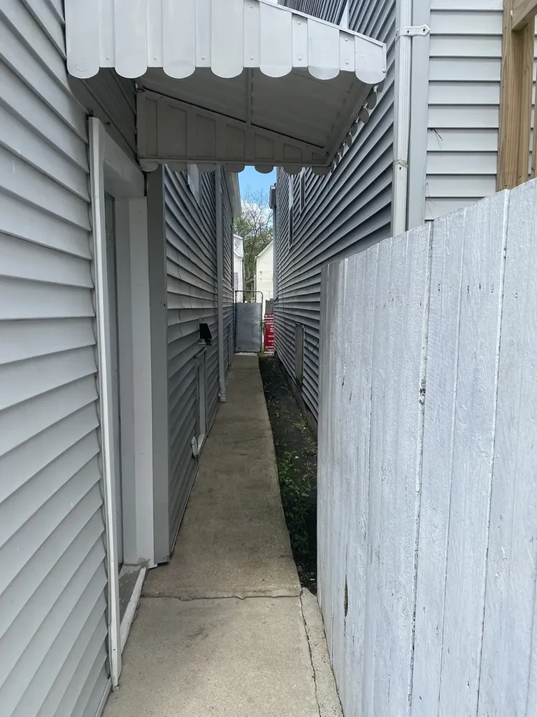 2053 West 70th Street Chicago IL 60636