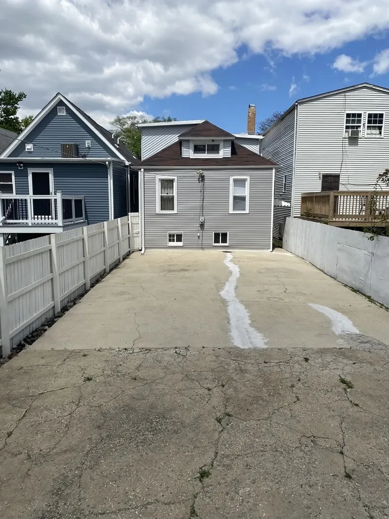 2053 West 70th Street Chicago IL 60636