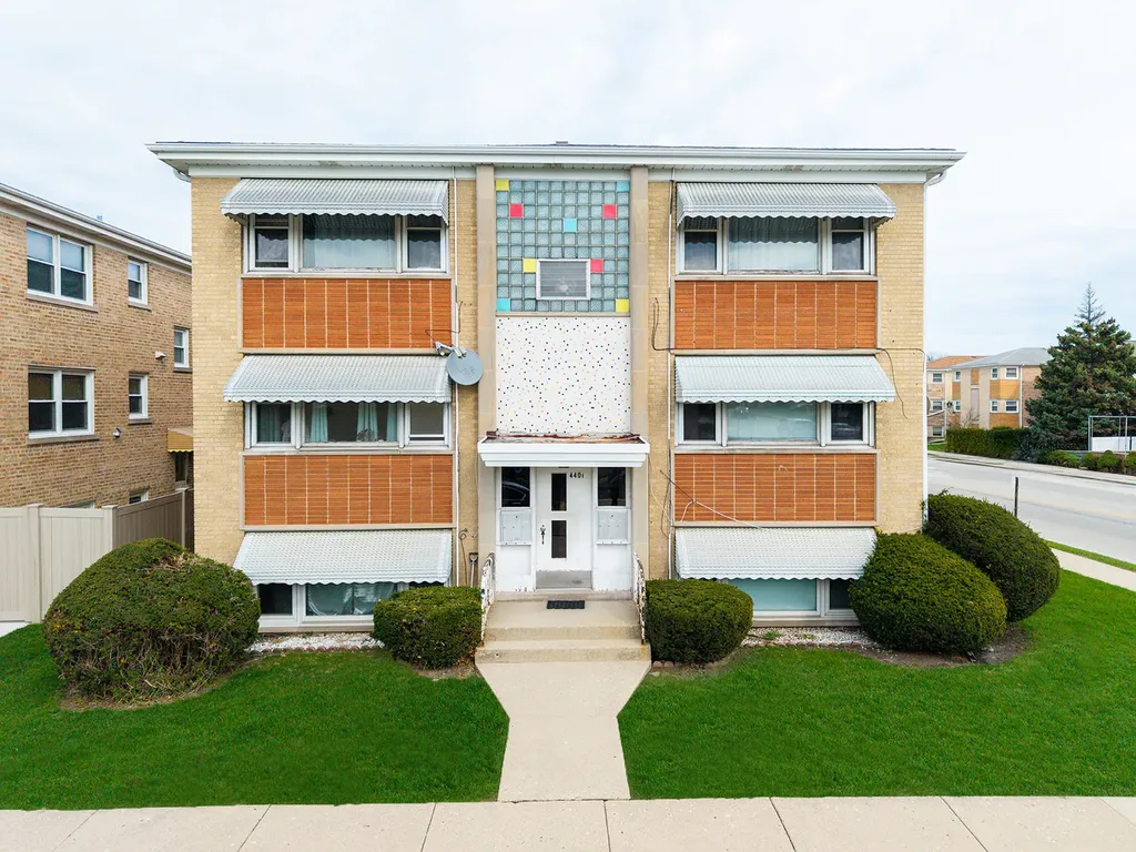 4401 North Newcastle Avenue Harwood Heights IL 60706