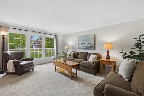 1207 Abbey Court Libertyville IL 60048