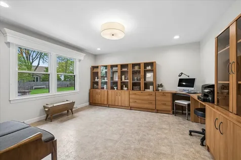 1207 Abbey Court Libertyville IL 60048