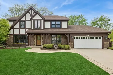 1207 Abbey Court Libertyville IL 60048