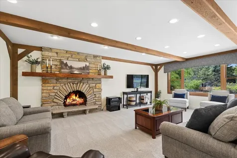1207 Abbey Court Libertyville IL 60048