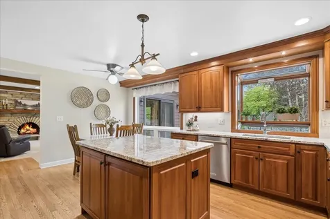 1207 Abbey Court Libertyville IL 60048