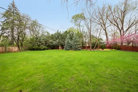 236 Monument Avenue Barrington IL 60010