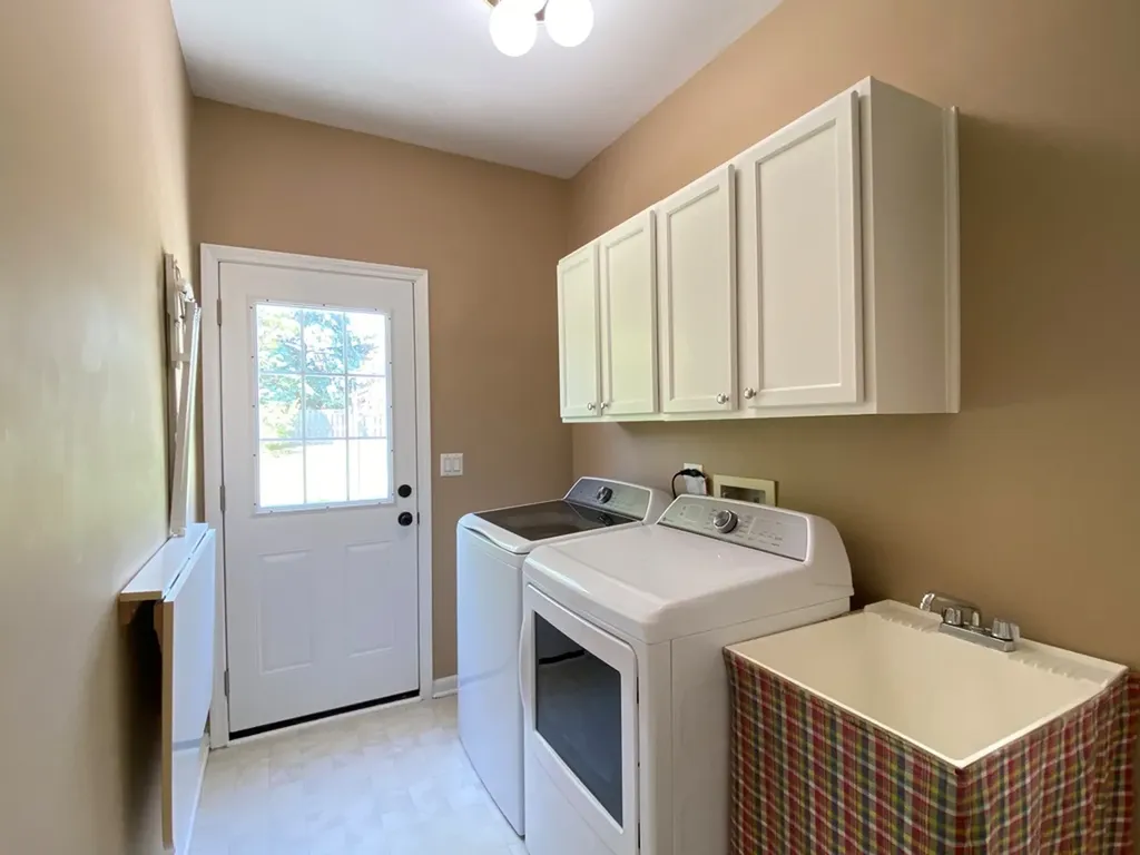 720 Kendridge Court Aurora IL 60502
