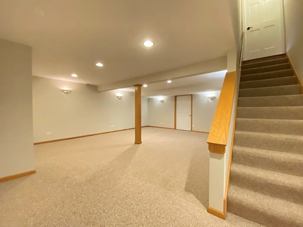 720 Kendridge Court Aurora IL 60502