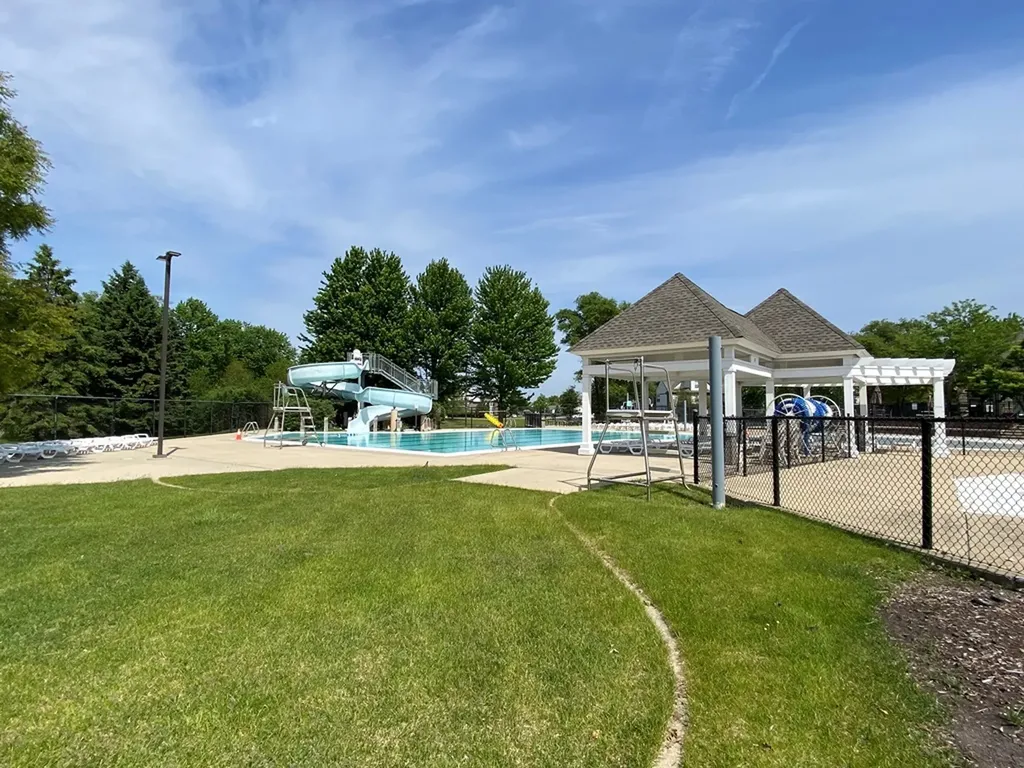720 Kendridge Court Aurora IL 60502
