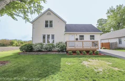 230 Sabin Street Sycamore IL 60178