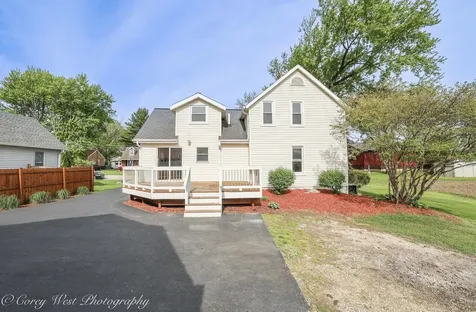 230 Sabin Street Sycamore IL 60178