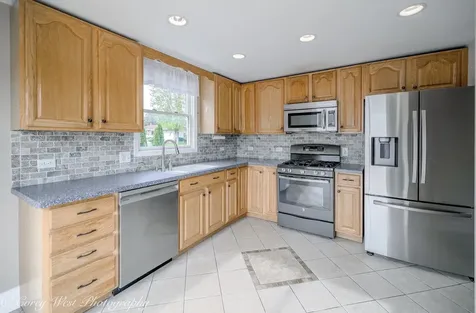 230 Sabin Street Sycamore IL 60178