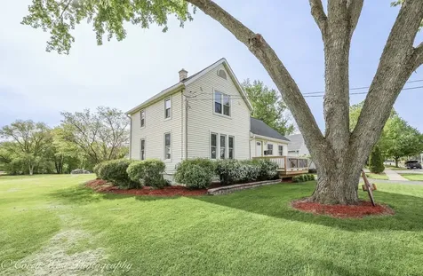 230 Sabin Street Sycamore IL 60178
