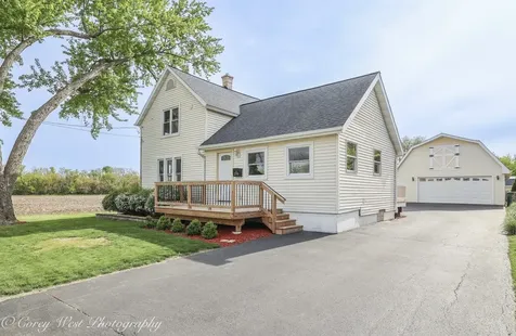 230 Sabin Street Sycamore IL 60178