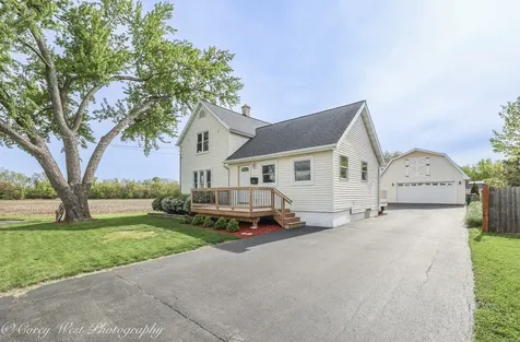 230 Sabin Street Sycamore IL 60178