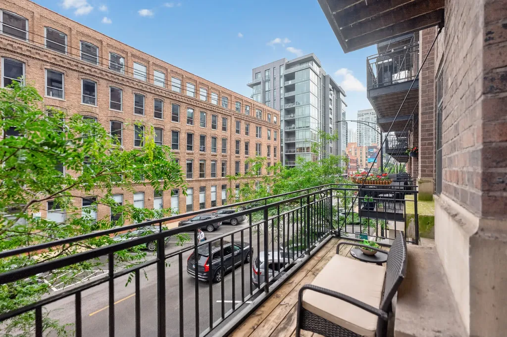 375 West Erie Street Chicago IL 60610