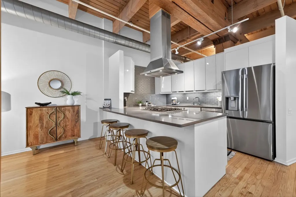 375 West Erie Street Chicago IL 60610