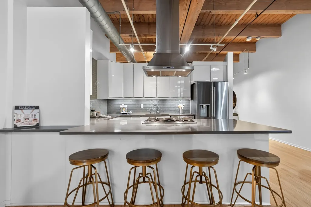375 West Erie Street Chicago IL 60610