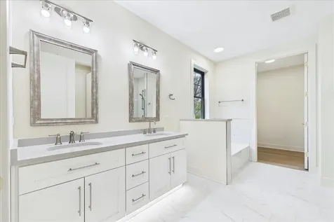 22075 West Casa Bella View Kildeer IL 60047