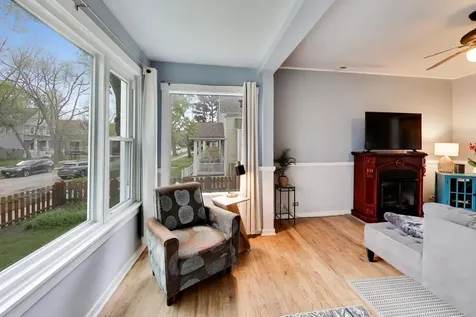 1028 Ashland Avenue Evanston IL 60202