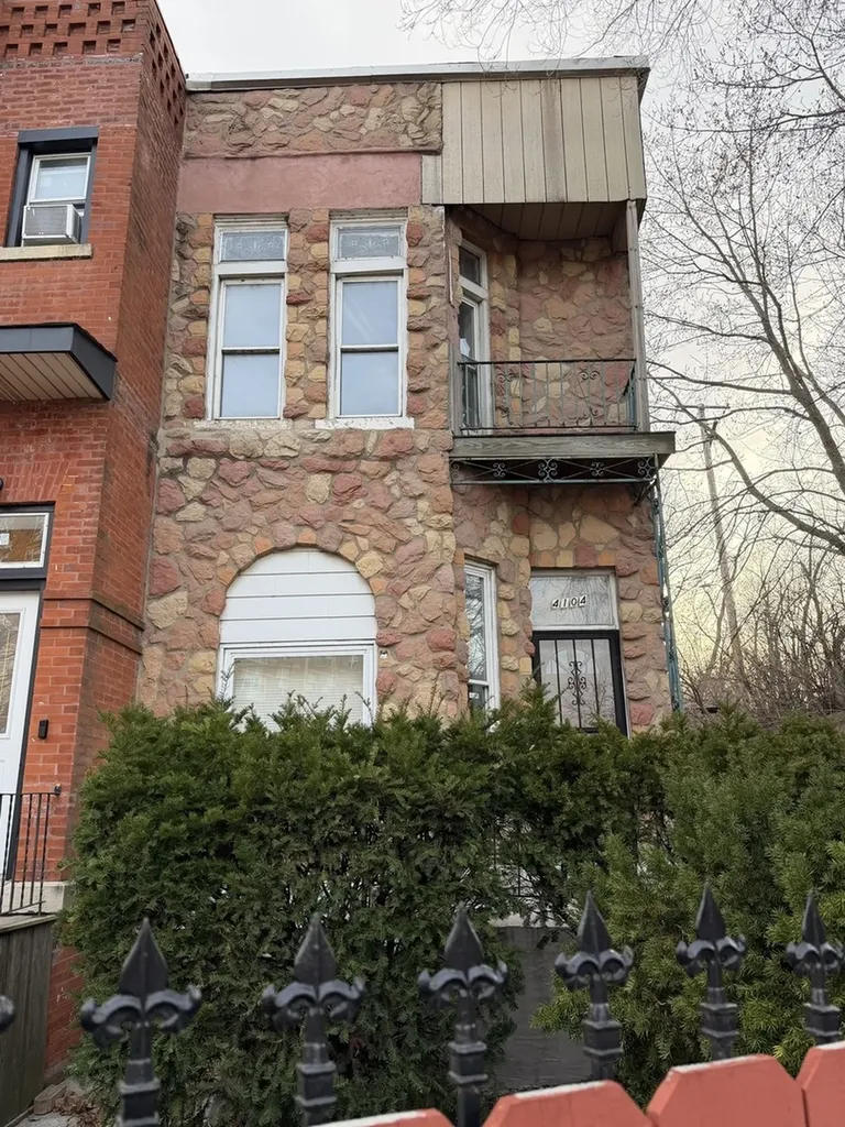 4104 South Lake Park Avenue Chicago IL 60653