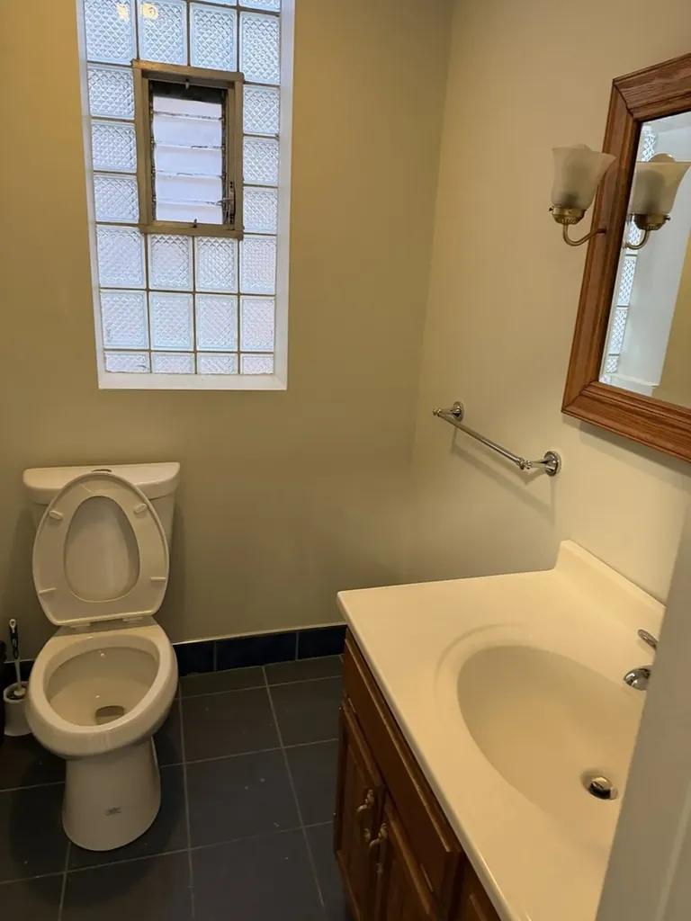 4104 South Lake Park Avenue Chicago IL 60653